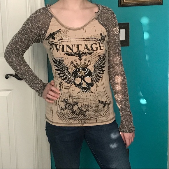 Buckle Tops - Buckle Vintage Long Sleeve Graphic Top with Knit Shoulders & Sleeves + Sequins!